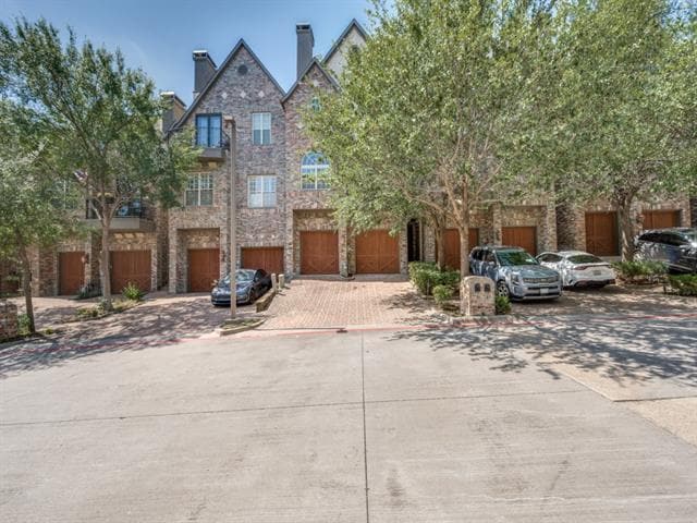 property at 736 Rockingham Dr