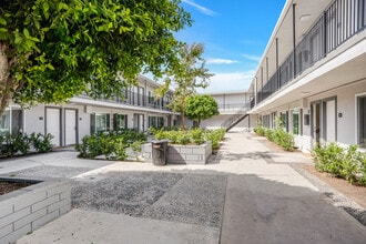 The Boulevard in San Gabriel, CA - Foto de edificio - Building Photo