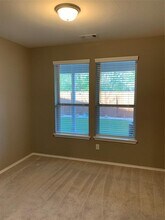 10942 Cannes Memorial Dr in Houston, TX - Building Photo - Building Photo
