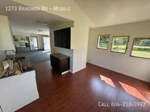 1273 Bradner Rd in Abbotsford, BC - Building Photo - Building Photo