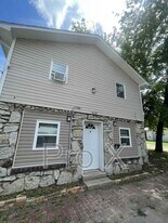 610 W 9th St in Joplin, MO - Building Photo