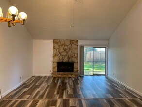 14111 SE 6th St in Vancouver, WA - Building Photo - Building Photo