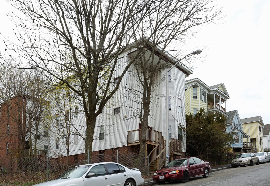 35 Columbia St in Worcester, MA - Foto de edificio