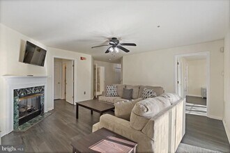 8901 Stone Creek Pl in Pikesville, MD - Building Photo - Building Photo