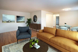 Westbury in Willow Grove, PA - Building Photo - Building Photo