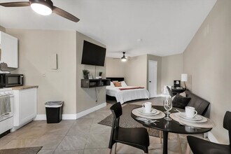3801 SW Triana Blvd in Huntsville, AL - Building Photo - Building Photo