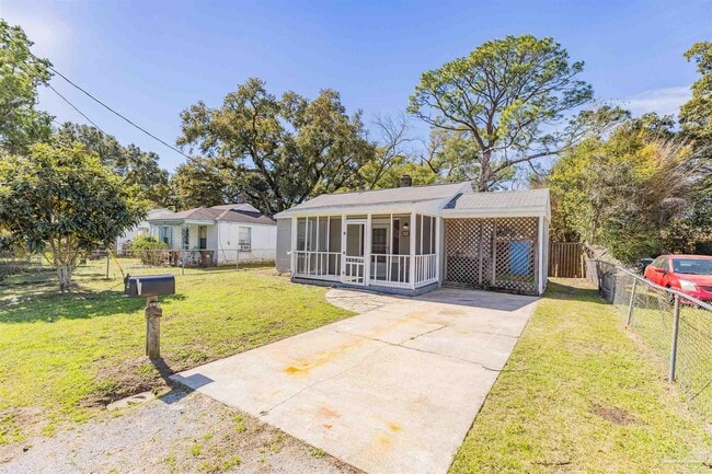 105 N Harris St in Pensacola, FL - Building Photo - Building Photo