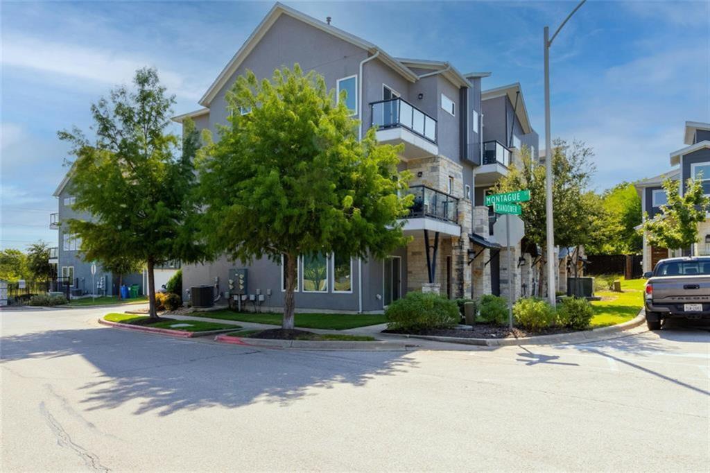 7205 Bassett Ct in Austin, TX - Building Photo