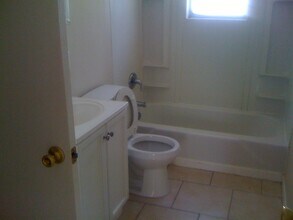 2350 Lyndell Dr, Unit C in Chalmette, LA - Building Photo - Building Photo