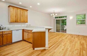 15235 SW Jasper Ln in Beaverton, OR - Building Photo - Building Photo