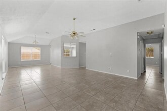 538 Regional Park Dr in Houston, TX - Building Photo - Building Photo