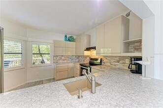 5395 Lake Arrowhead Trail in Sarasota, FL - Building Photo - Building Photo
