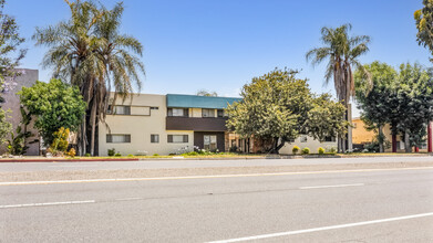 Topanga Canyon Apartments in Canoga Park, CA - Building Photo - Primary Photo