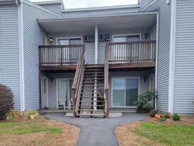 96 Valley Dr in New Milford, CT - Building Photo