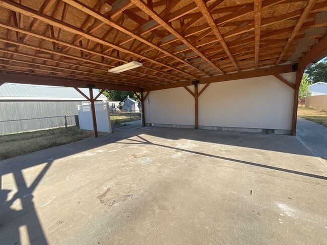1217 Y Ave in La Grande, OR - Building Photo - Building Photo