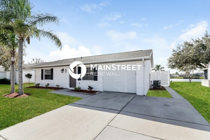 10302 Palm Lake Blvd in Port Richey, FL - Building Photo