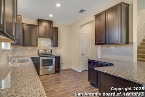 1331 Hawk Ct in San Antonio, TX - Building Photo - Building Photo