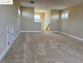 203 Seaview Dr in Richmond, CA - Building Photo - Building Photo