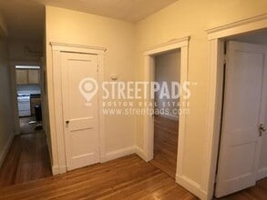 127 Sutherland Rd in Boston, MA - Building Photo - Building Photo