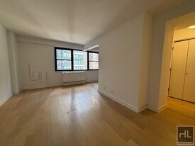 East 39th Street, Unit 8E in New York, NY - Building Photo