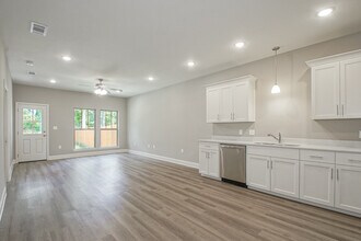 19905 Grantham Rd, Unit A in Livingston, LA - Foto de edificio - Building Photo