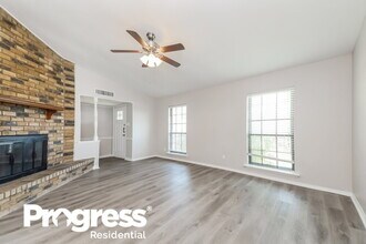 8806 Linda Vista Dr in Rowlett, TX - Building Photo - Building Photo
