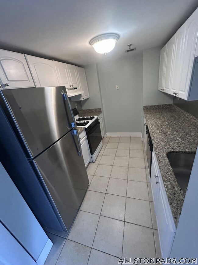 15 N Beacon St in Boston, MA - Building Photo - Building Photo