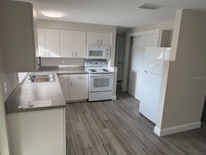 3341 Wiltshire Dr in Holiday, FL - Building Photo - Building Photo