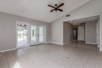 6558 Timucuans Dr in Lakeland, FL - Foto de edificio - Building Photo