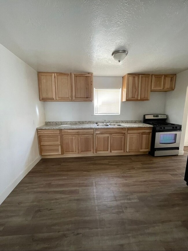 property at 588-590 S 300 W