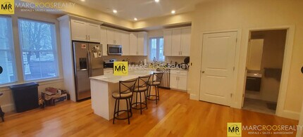 7B Sparhawk St, Unit 1 in Boston, MA - Building Photo - Building Photo