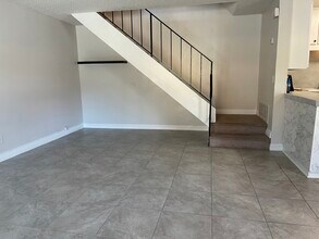 13755 Caminito Vizzini in San Diego, CA - Building Photo - Building Photo