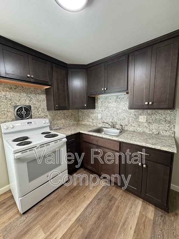 53 New Ludlow Rd in Granby, MA - Building Photo - Building Photo