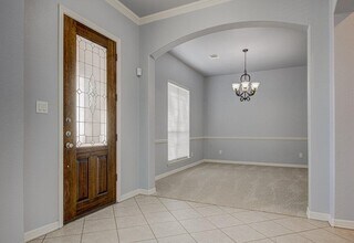 2785 Lake Forest Dr in Round Rock, TX - Building Photo - Building Photo