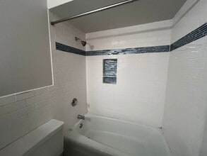 6179 W Cold Spring Rd in Milwaukee, WI - Building Photo - Building Photo