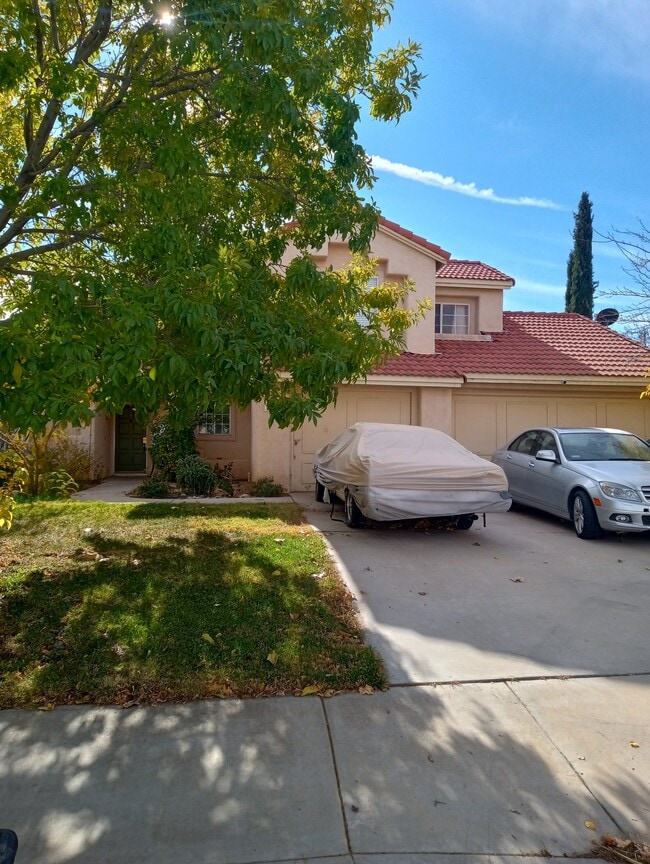 5852 Almond Valley Way in Lancaster, CA - Building Photo - Building Photo