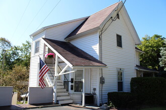 119 Chestnut St, Unit 3 in Oneonta, NY - Foto de edificio - Building Photo