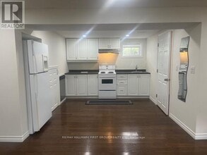 63 Taylor Rd in Ajax, ON - Building Photo - Building Photo