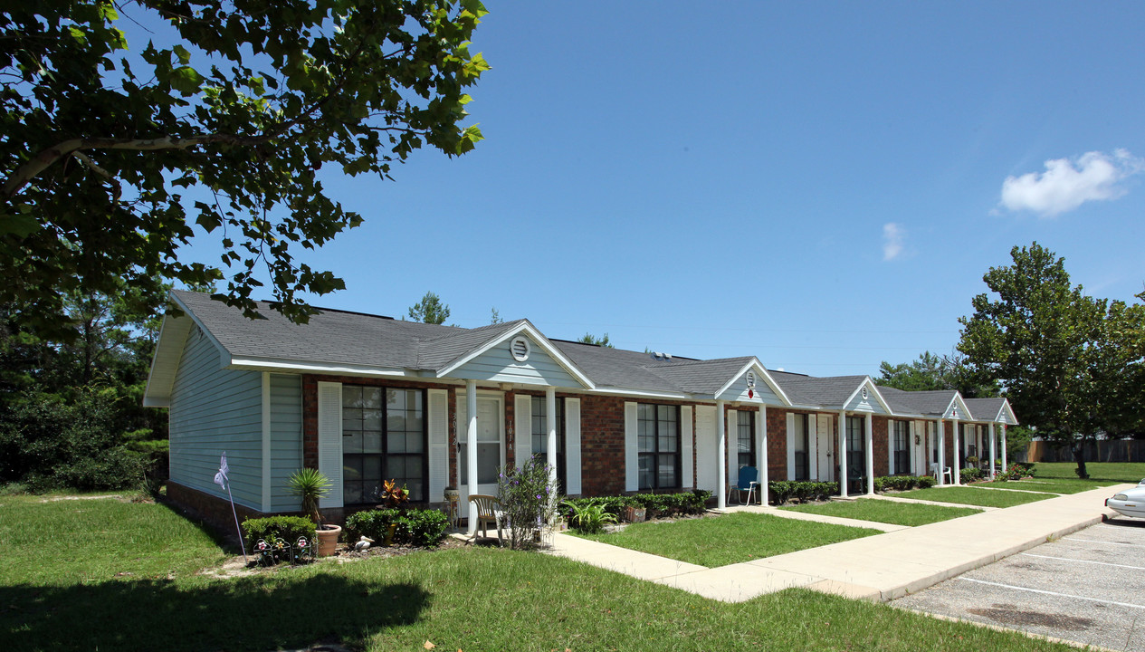 Wind Meadow Apartments in Gulf Breeze, FL - Building Photo