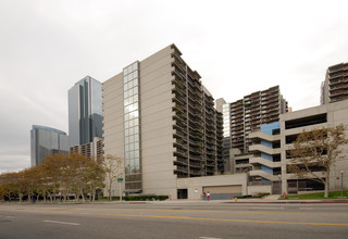 Angelus Plaza in Los Angeles, CA - Foto de edificio - Building Photo