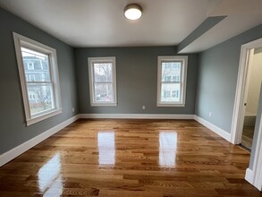75 Pearl St, Unit 2 in Somerville, MA - Building Photo - Building Photo