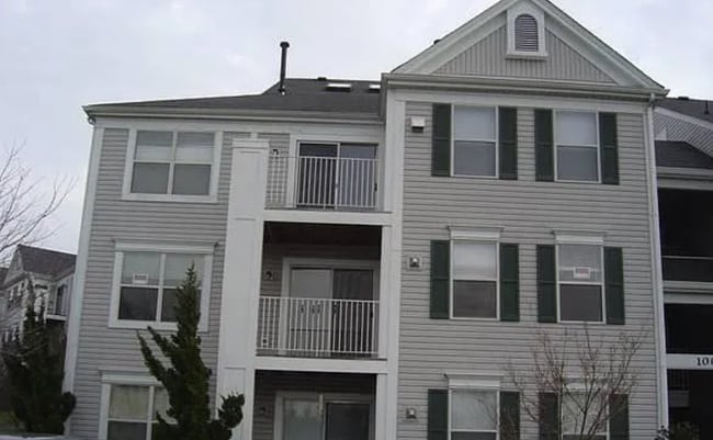 10022 Vanderbilt Cir