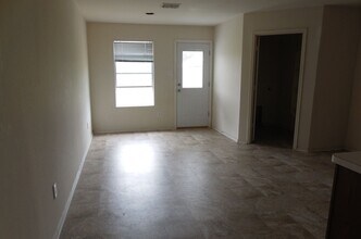 1129 W Cottonwood Dr in Crowley, TX - Building Photo - Building Photo