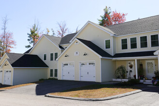 Highfield Townhome Available for Rent! in Rochester, NH - Building Photo - Building Photo