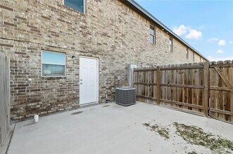 1400 Humming Bird Ct in Pharr, TX - Building Photo - Building Photo
