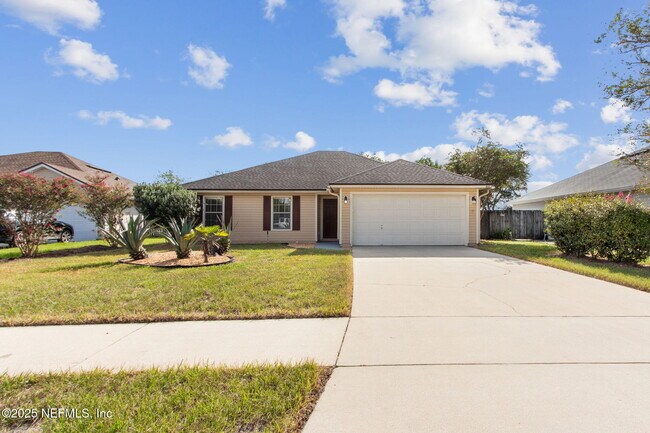 616 Fallen Timbers Dr in Orange Park, FL - Building Photo - Building Photo
