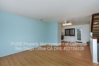 2263 Caminito Pajarito in San Diego, CA - Building Photo - Building Photo