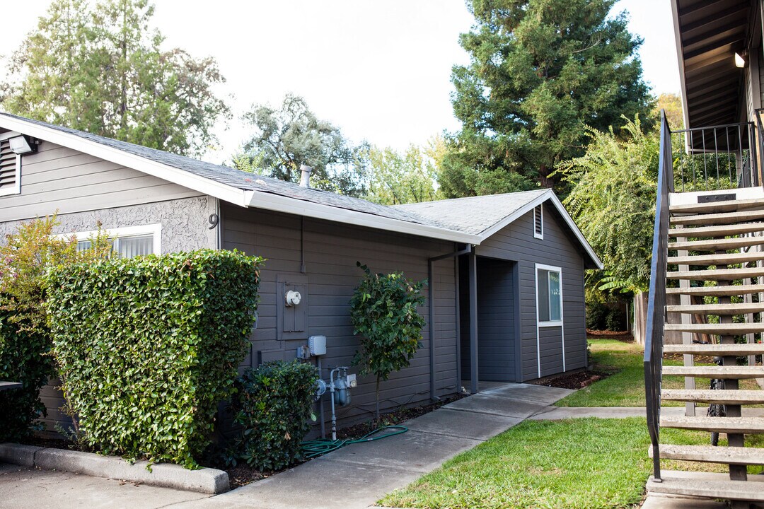**Reserve for Summer 2025** 4 bedrooms ONE in Chico, CA - Foto de edificio