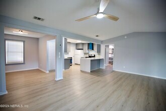 3542 Sheldrake Dr in Jacksonville, FL - Building Photo - Building Photo