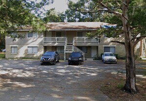 6816 SW 4th Pl in Gainesville, FL - Building Photo